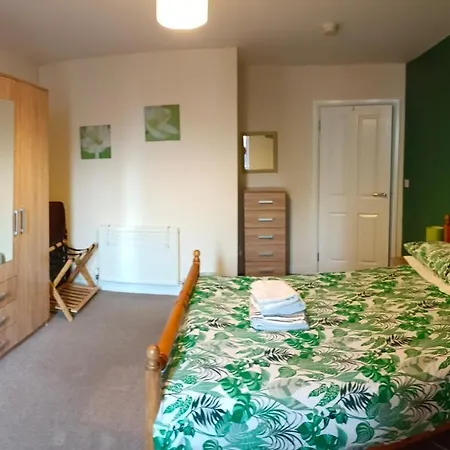 1, Hildegard House, 27 Skinner St, Yo21 3ah Whitby