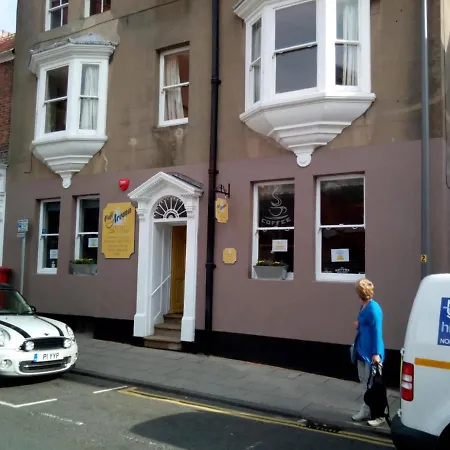 1, Hildegard House, 27 Skinner St, Yo21 3ah